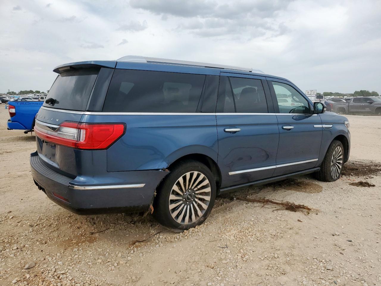 Lincoln Navigator L Reserve Image 7