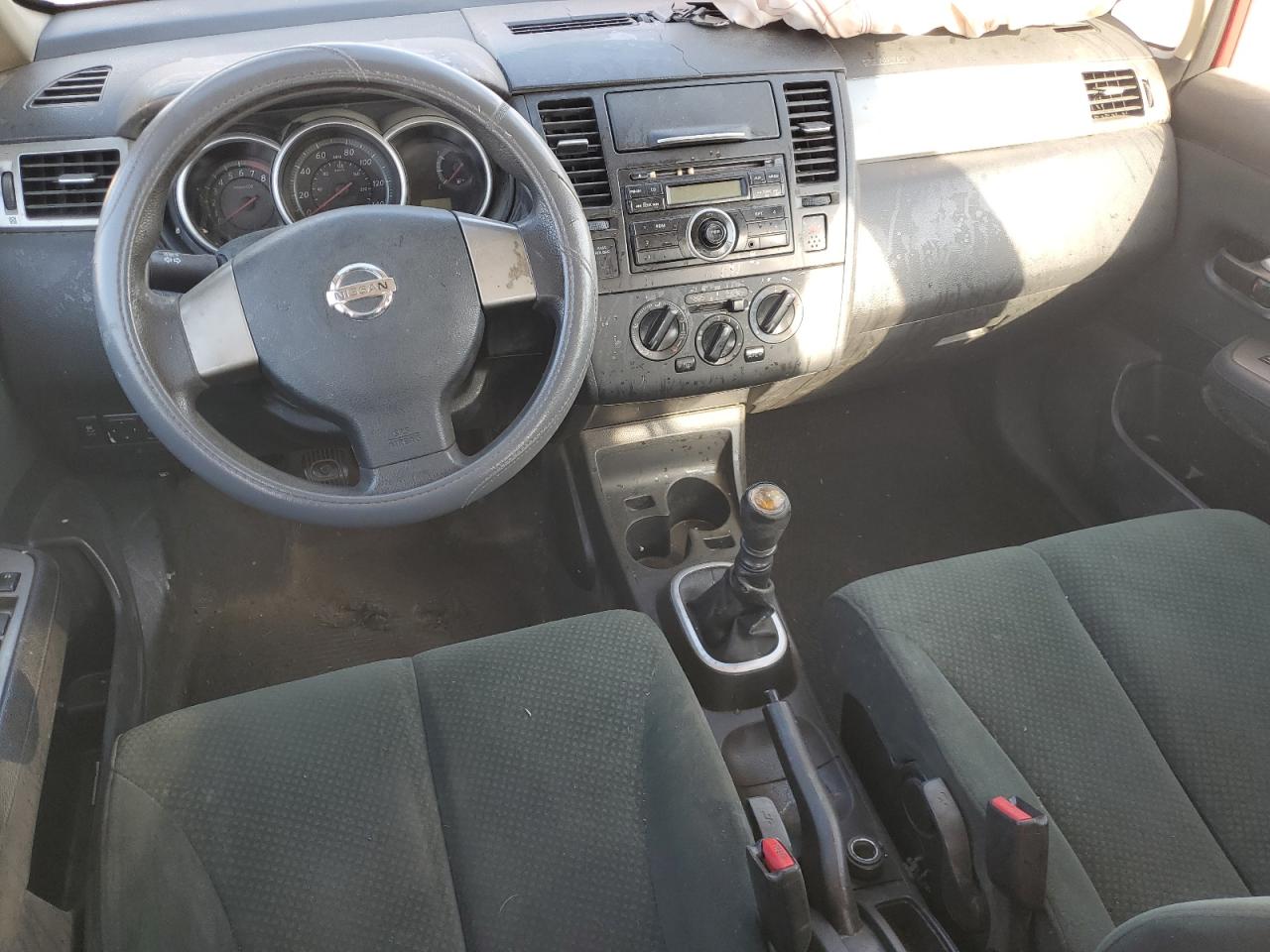 Nissan Versa S Image 5