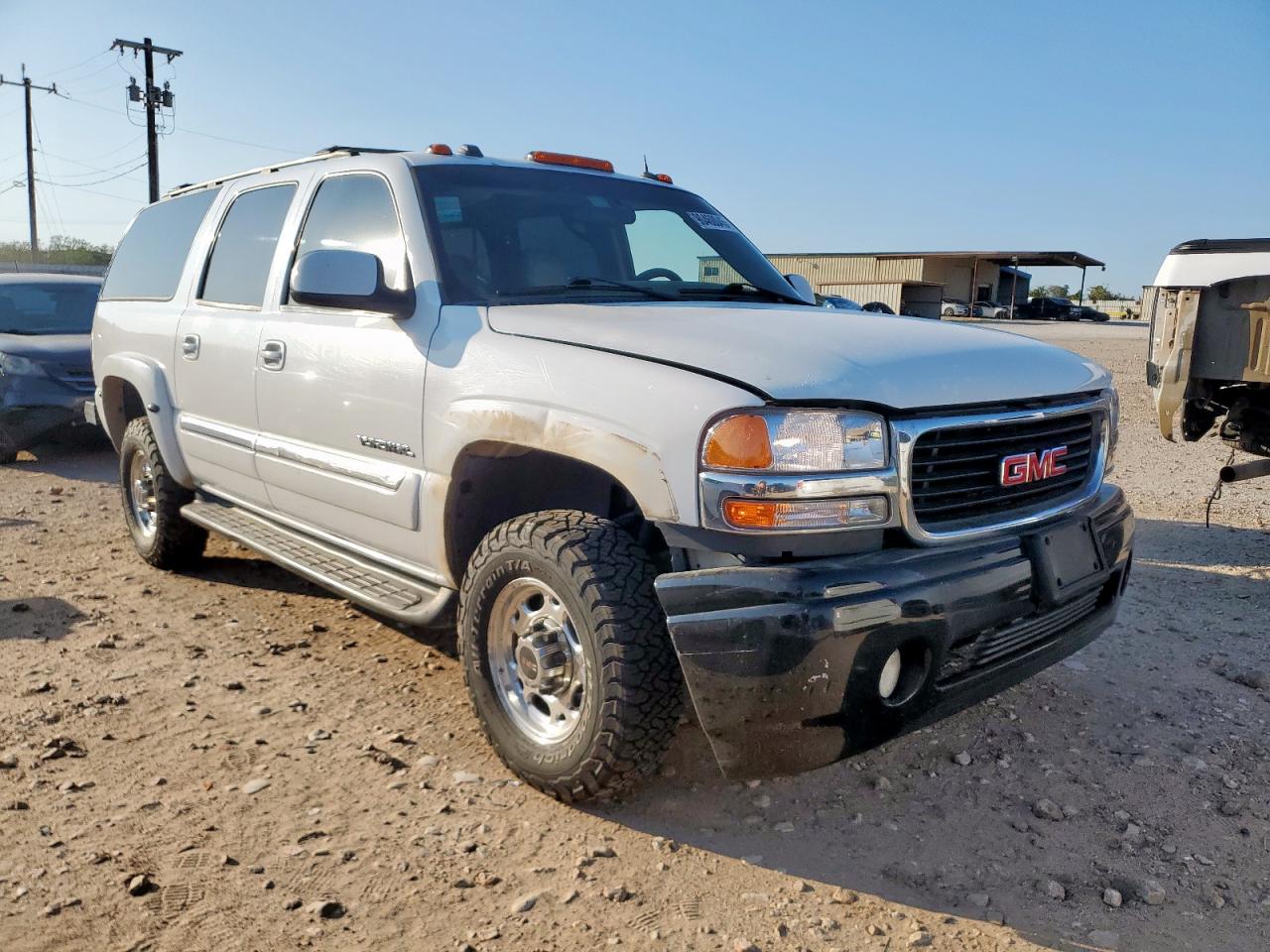 GMC Yukon K2500 Image 9