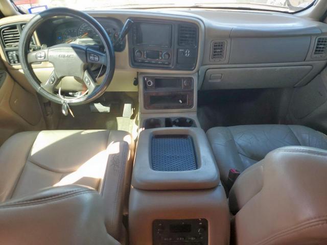 GMC Yukon K2500 Image 10