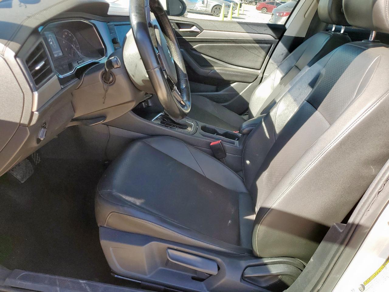 Volkswagen Jetta S Image 6