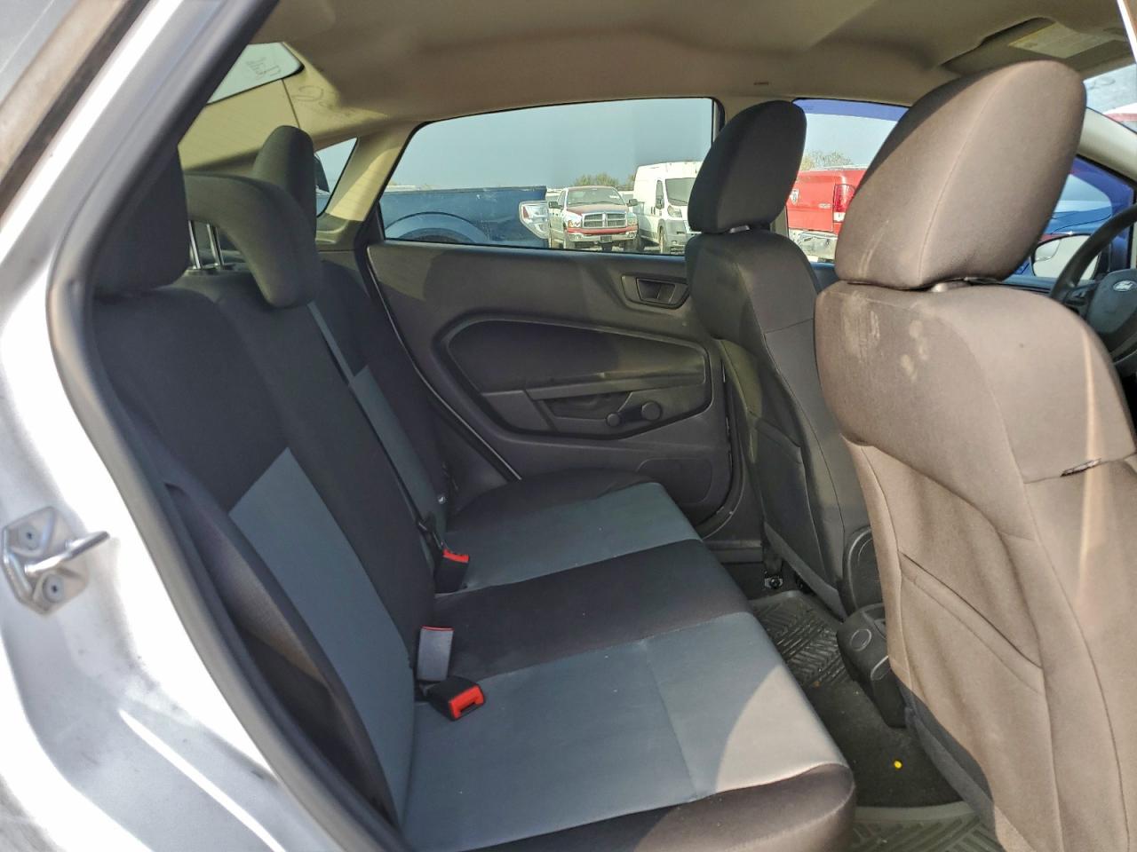 Ford Fiesta S Image 4