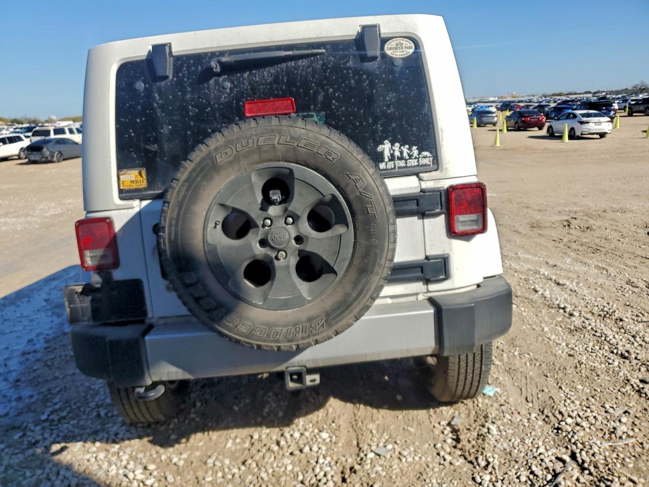 Jeep Wrangler Sahara Image 10