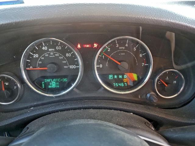 Jeep Wrangler Sahara Image 6