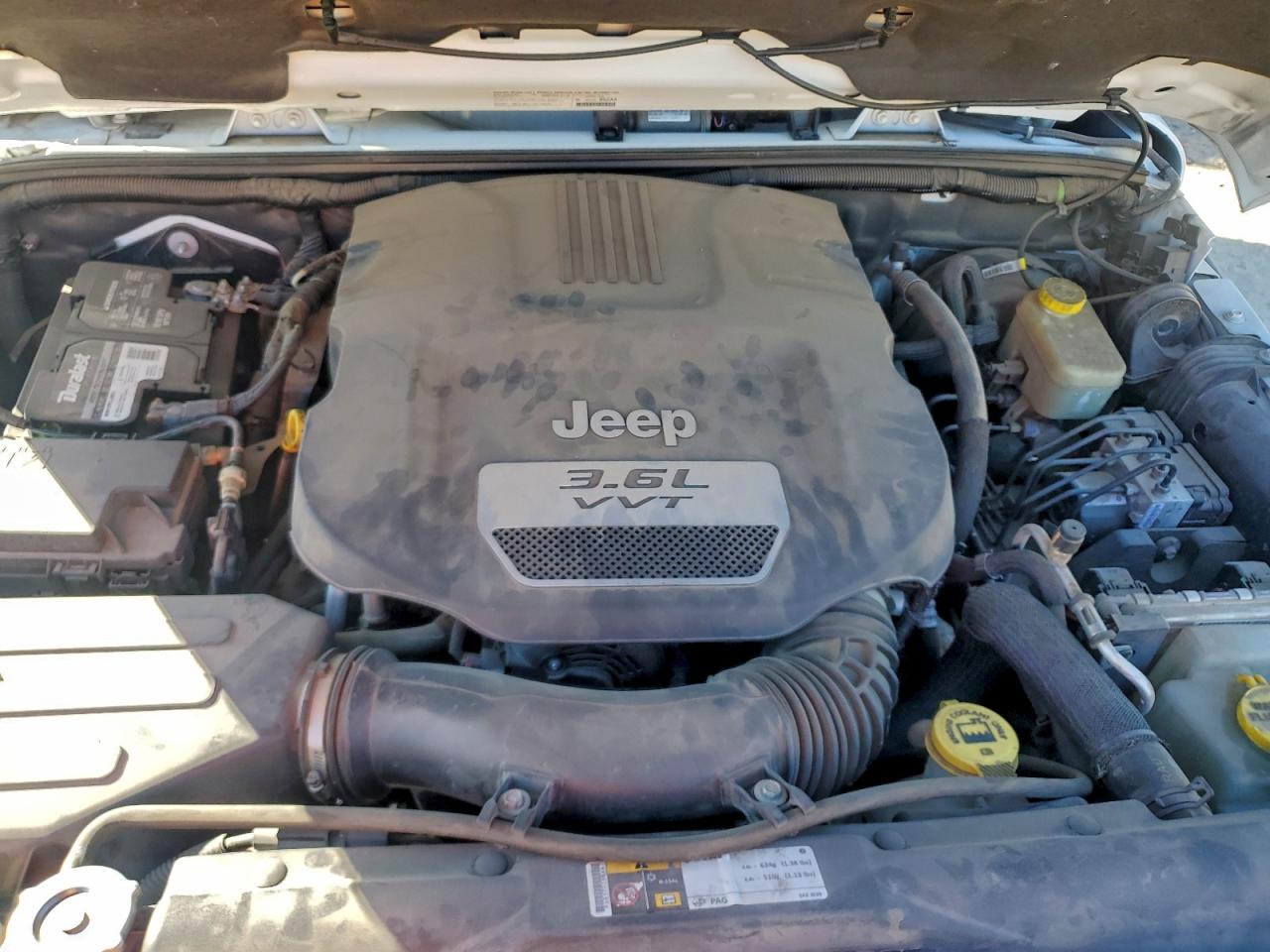 Jeep Wrangler Sahara Image 8