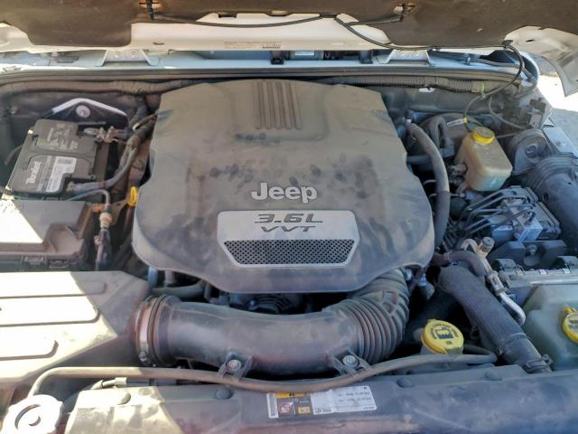 Jeep Wrangler Sahara Image 8