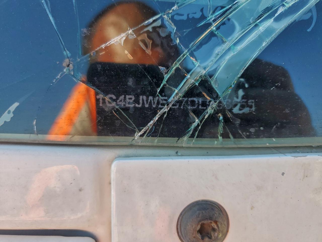 Jeep Wrangler Sahara Image 12