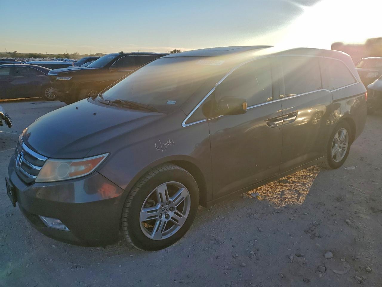 Honda Odyssey Touring Image 1