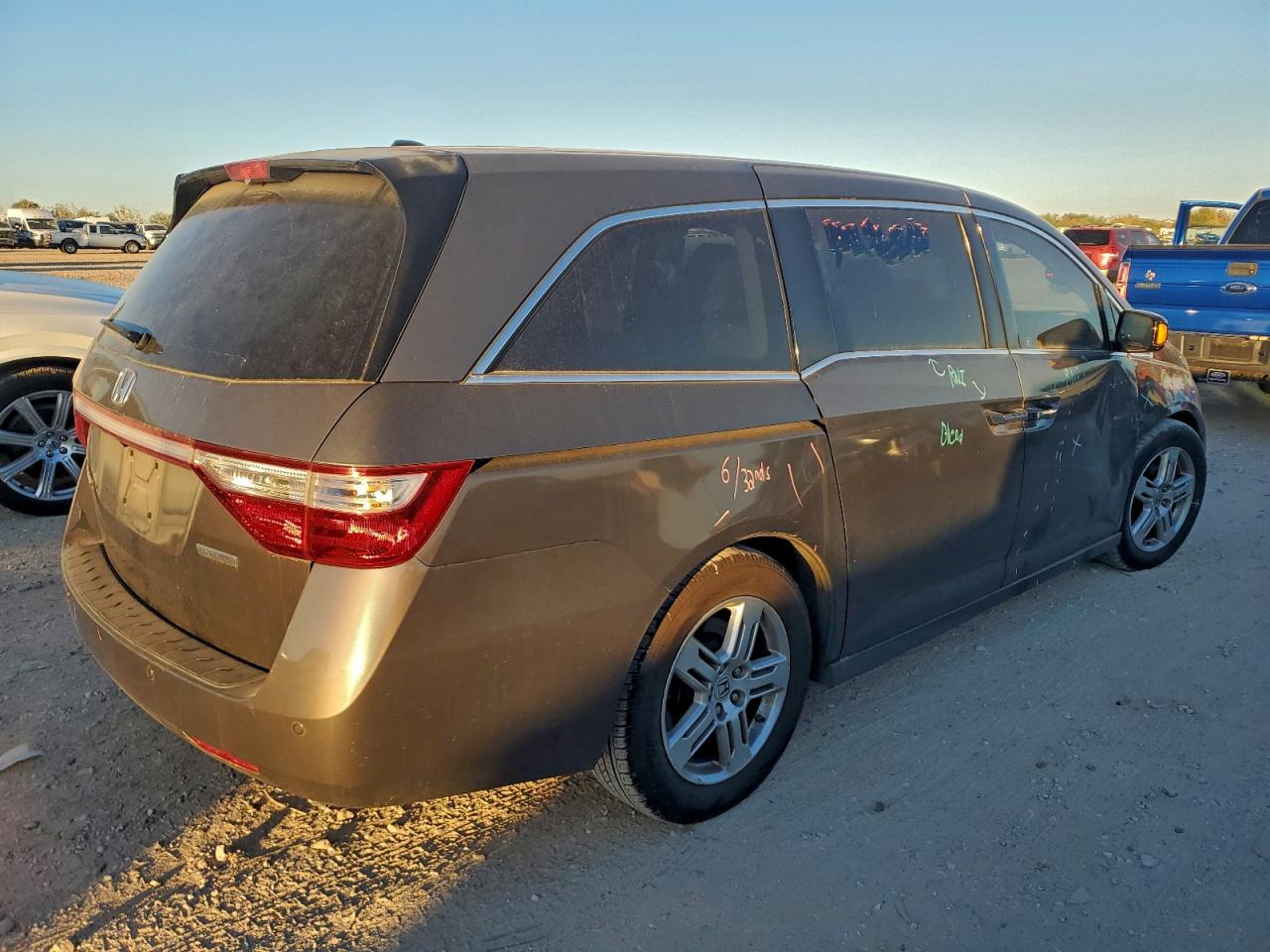 Honda Odyssey Touring Image 6