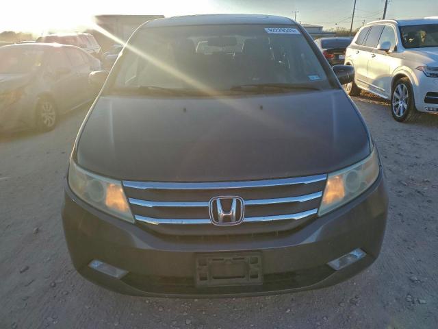 Honda Odyssey Touring Image 4