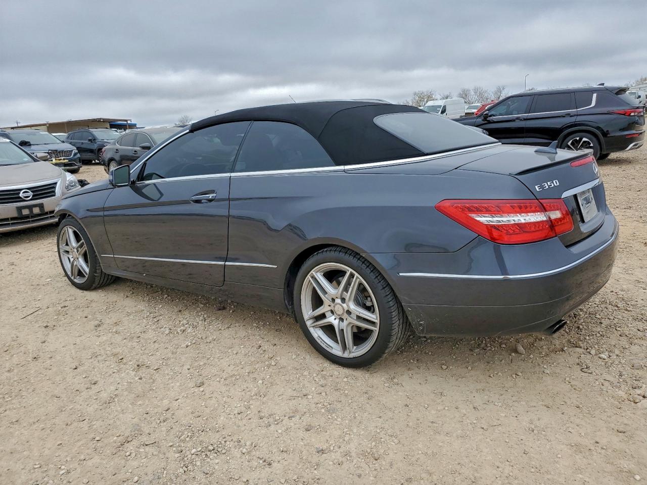 Mercedes-Benz E-Class 350 Image 11