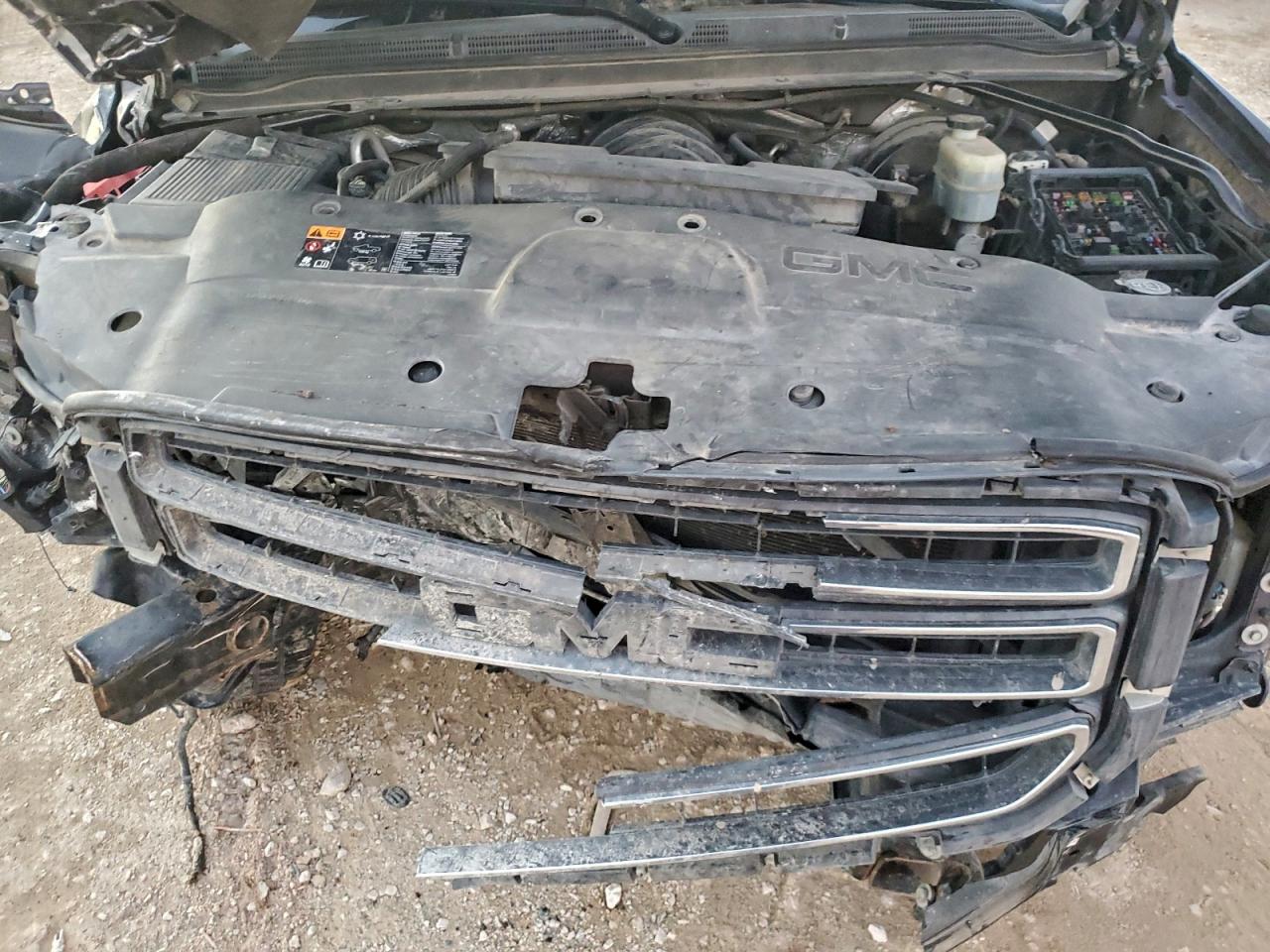 GMC Yukon Sle Image 8