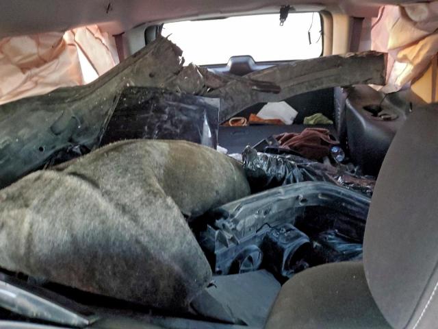 GMC Yukon Sle Image 6