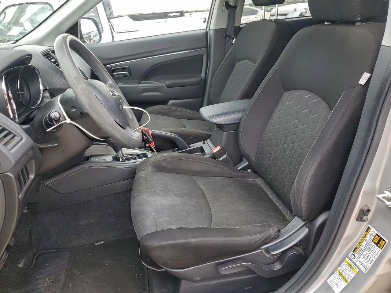 Mitsubishi Outlander Es Image 11