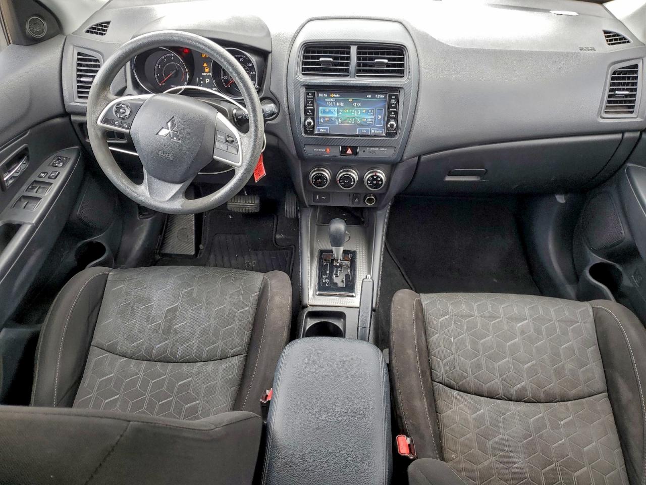 Mitsubishi Outlander Es Image 12