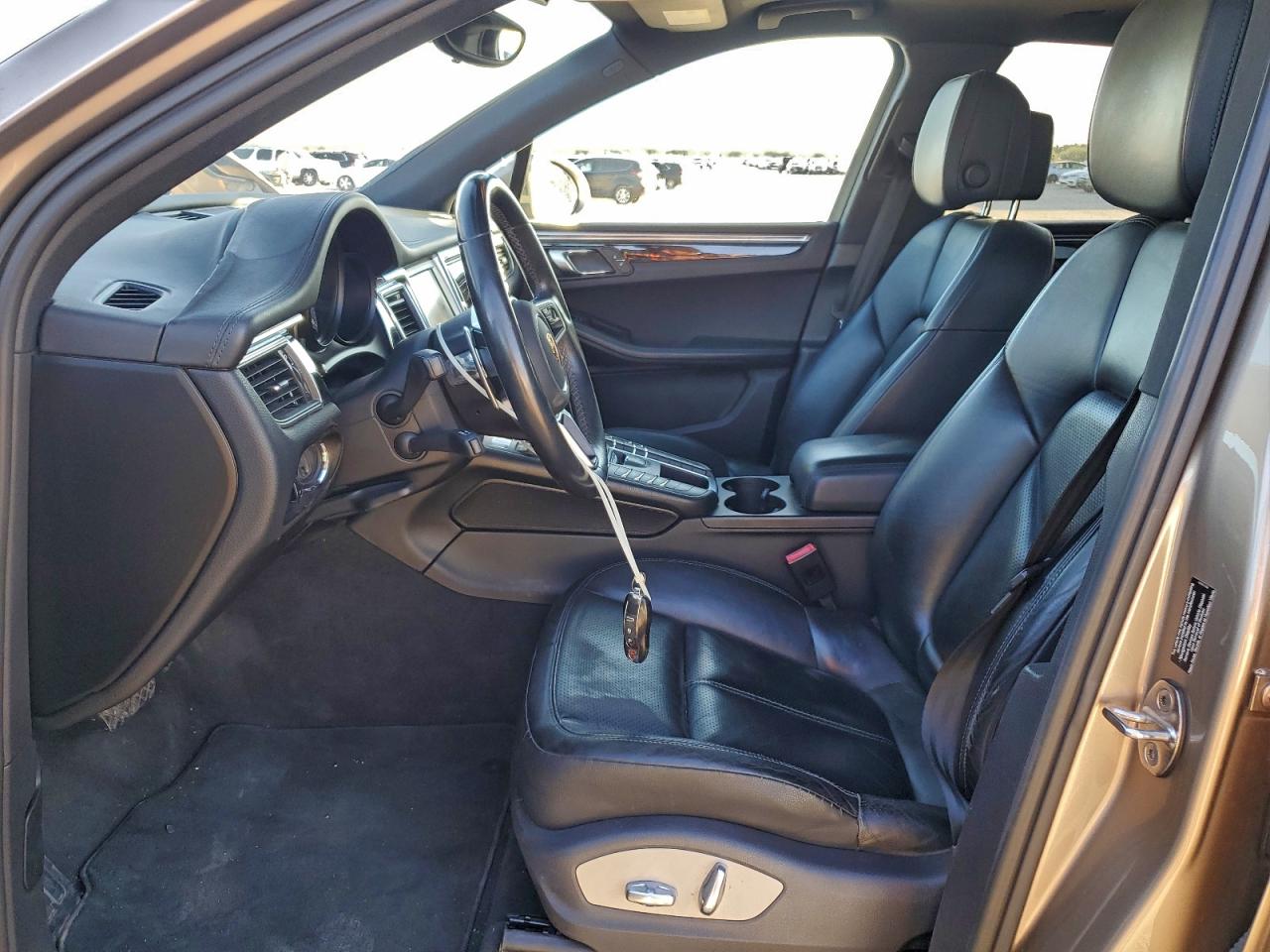 Porsche Macan S Image 6