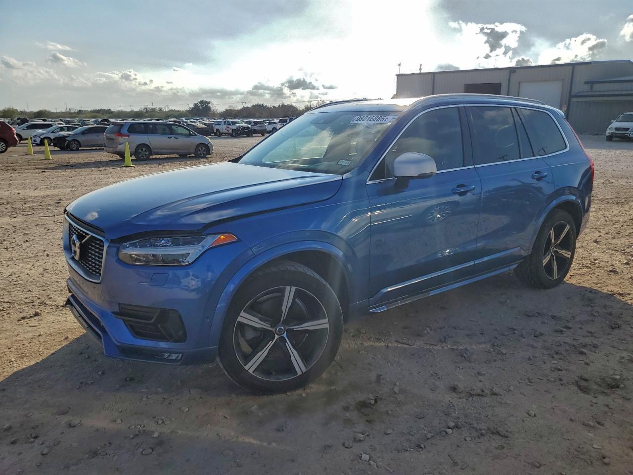 Volvo XC90 T6 Image 1