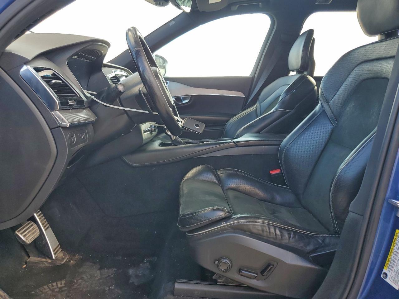 Volvo XC90 T6 Image 4