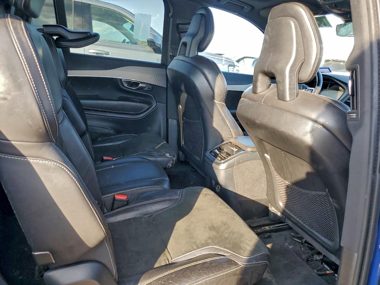 Volvo XC90 T6 Image 8