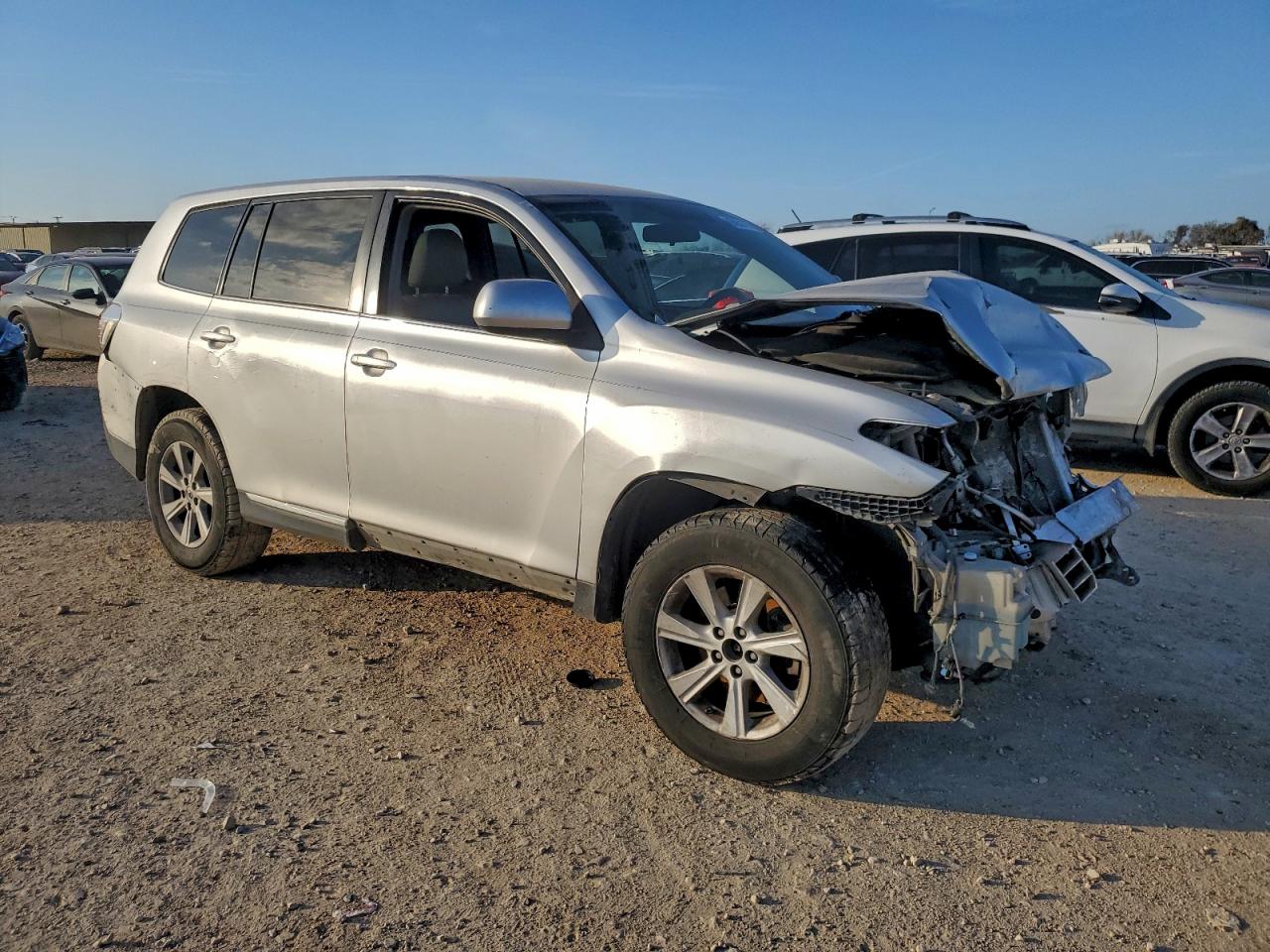 Toyota Highlander Base Image 3