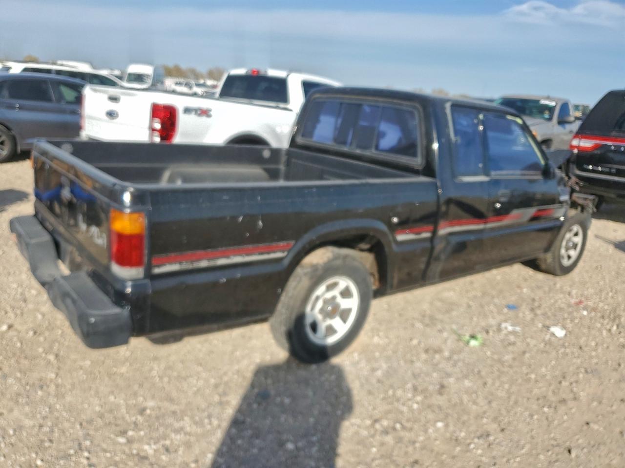 Mazda B Series Cab Plus Image 2