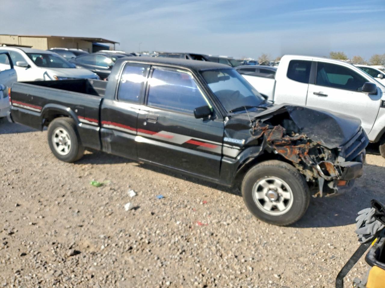 Mazda B Series Cab Plus Image 4