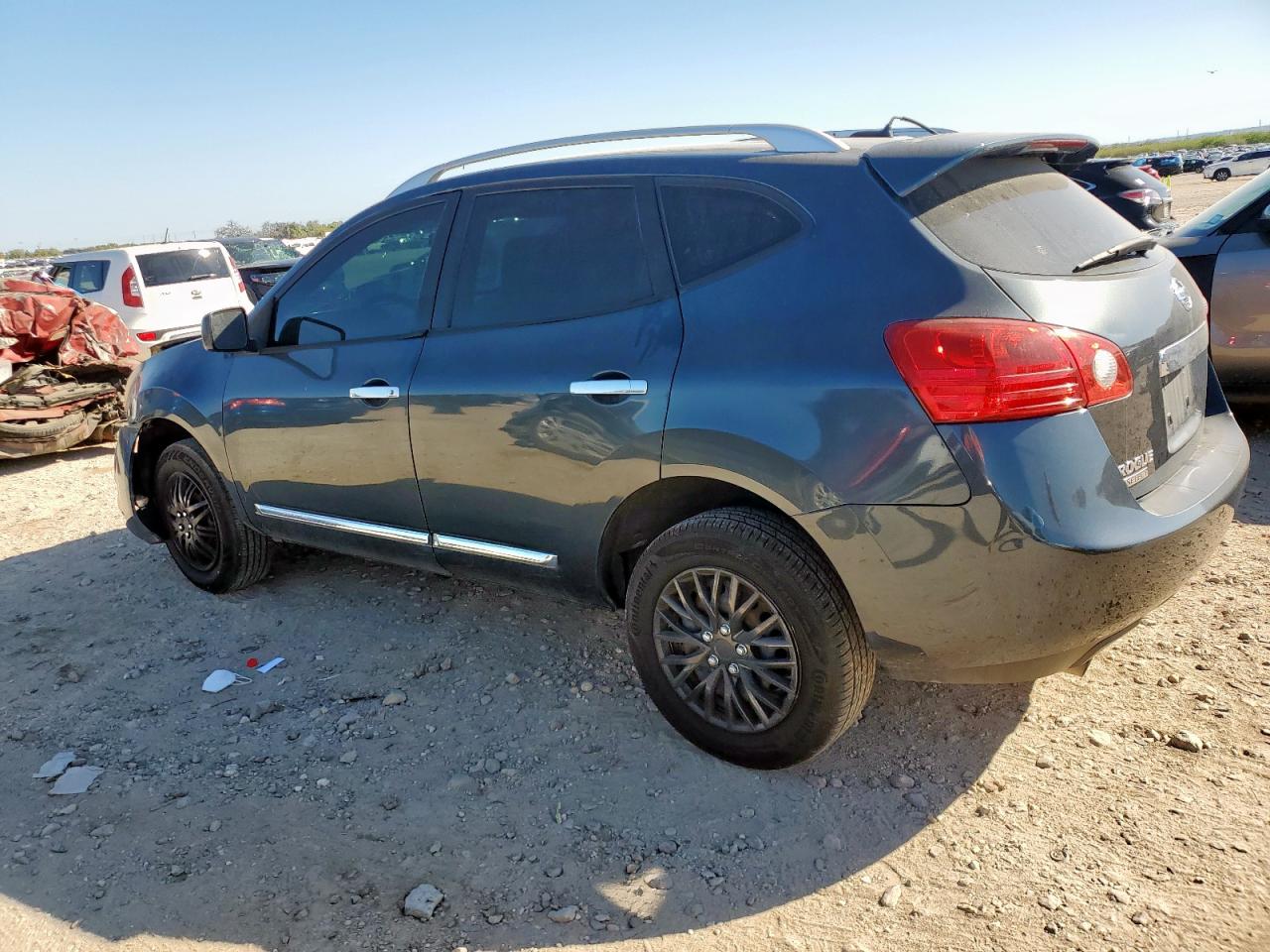 Nissan Rogue S Image 3