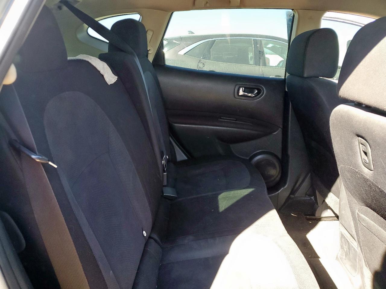 Nissan Rogue S Image 6