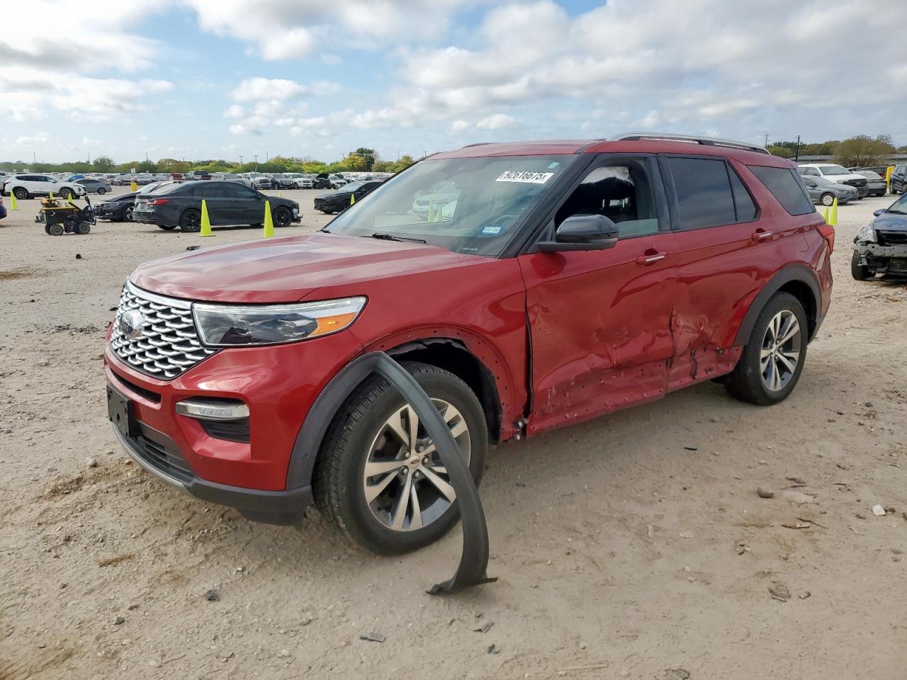 Ford Explorer Platinum Image 1