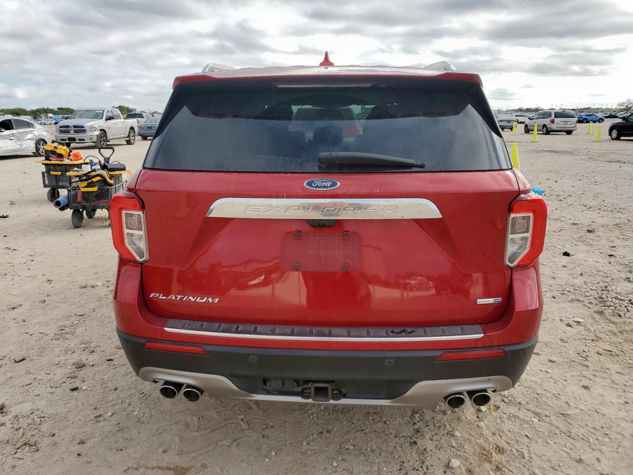 Ford Explorer Platinum Image 5