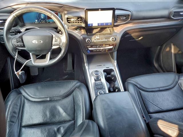 Ford Explorer Platinum Image 11