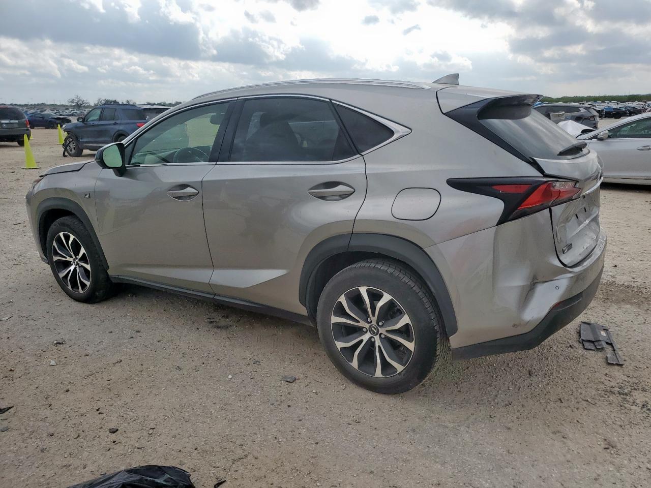 Lexus NX 200t Base Image 4