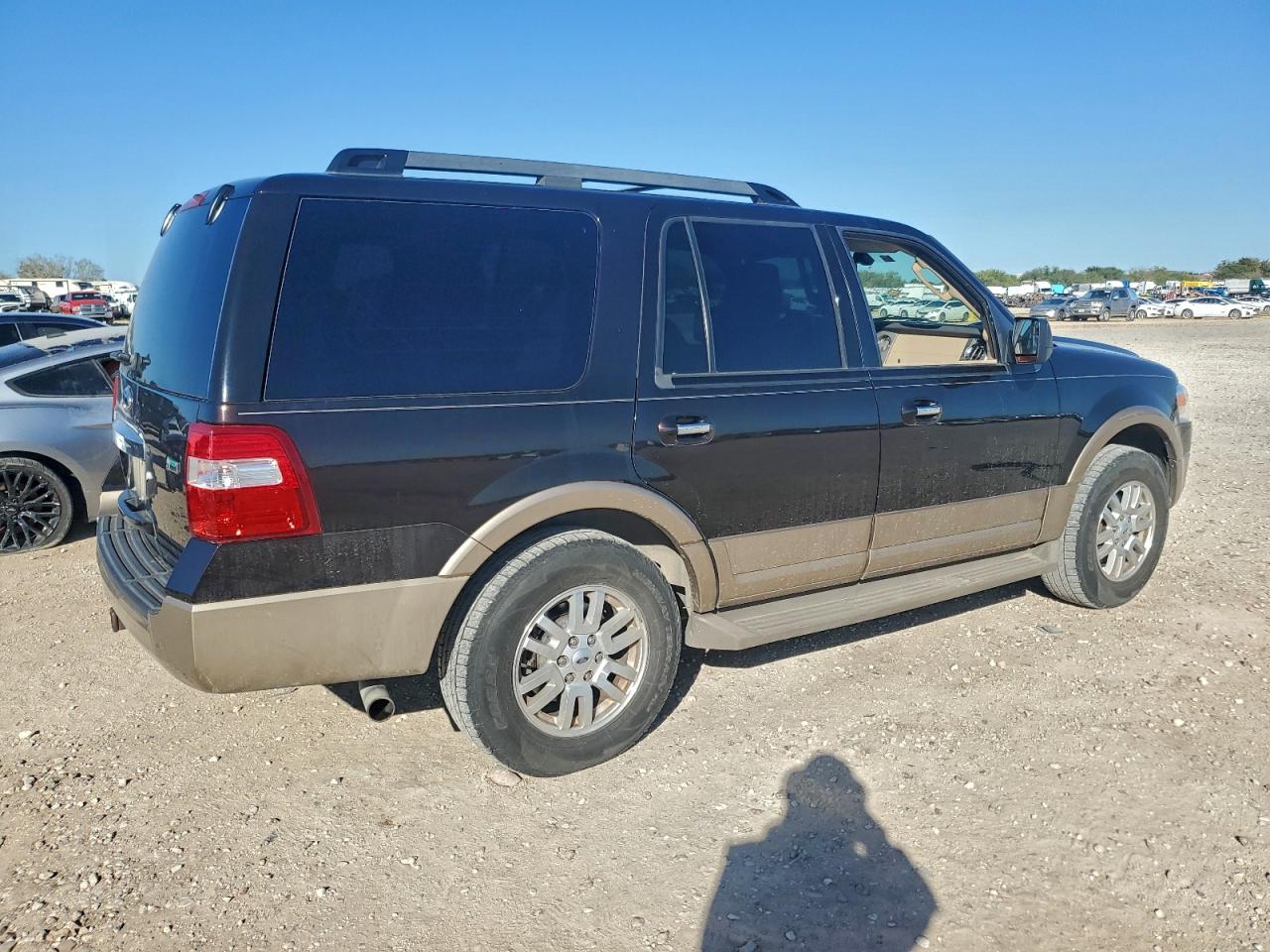 Ford Expedition Xlt Image 2