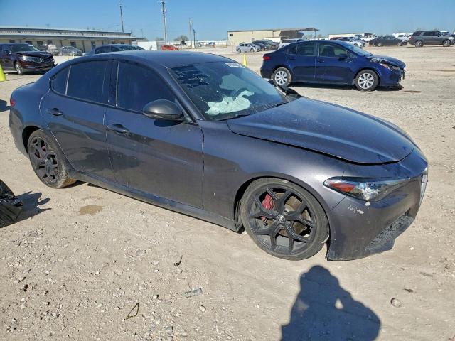 Alfa Romeo Giulia Image 9