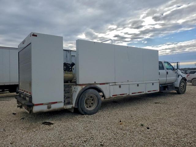 Ford F-750 Super Duty Image 2
