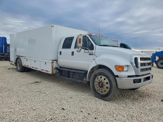Ford F-750 Super Duty Image 8