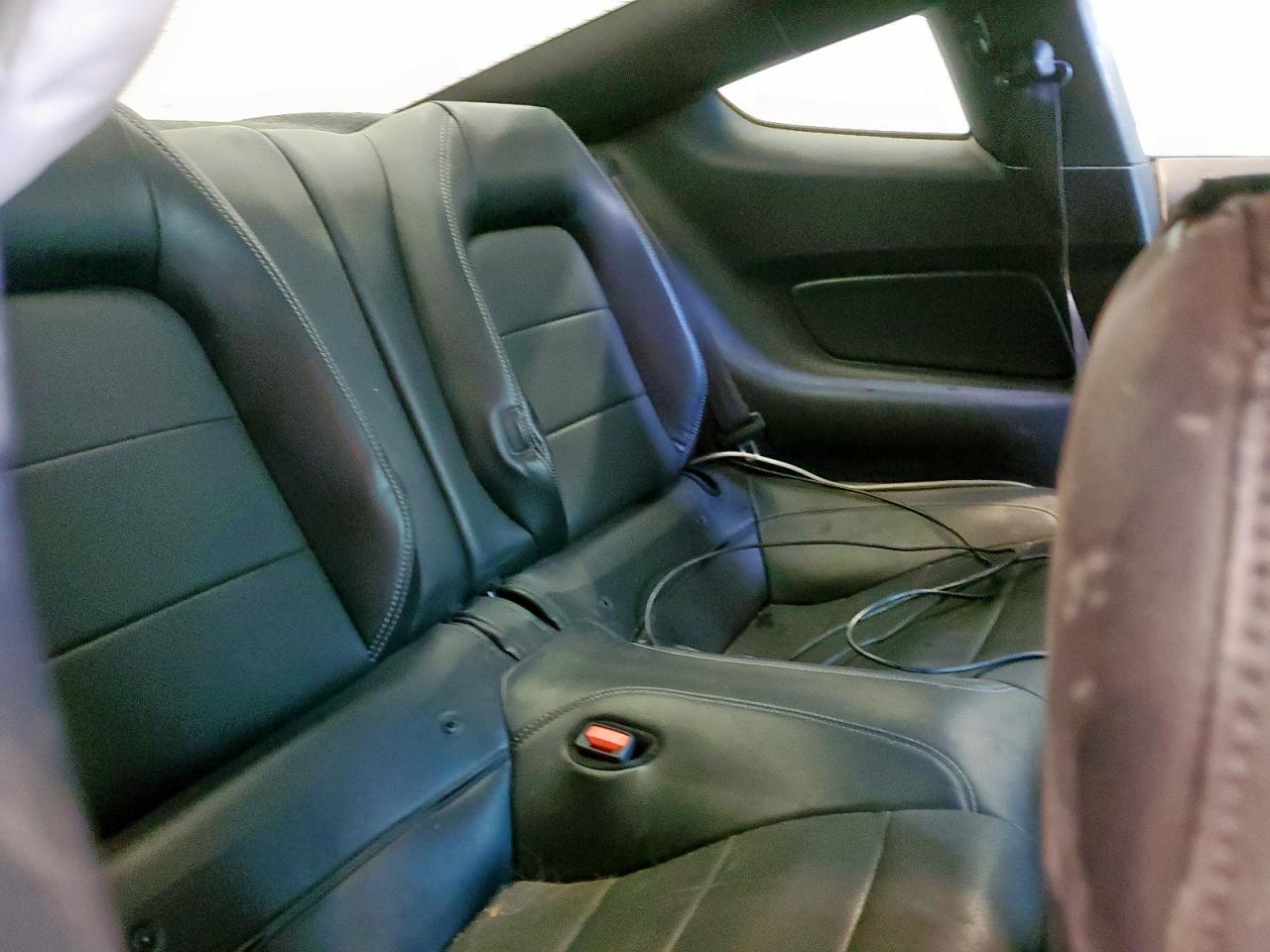 Ford Mustang Image 6