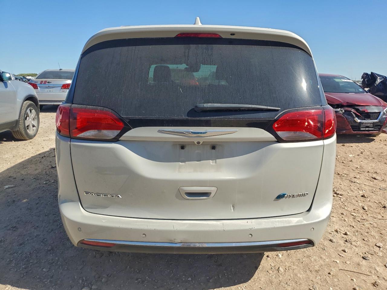 Chrysler Pacifica Hybrid Limited Image 5