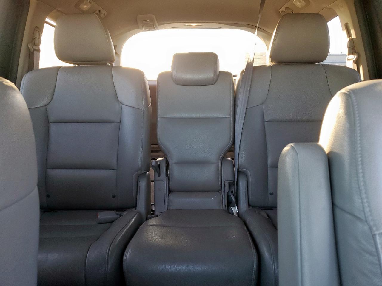 Honda Odyssey Touring Image 11