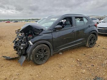  Salvage Nissan Kicks