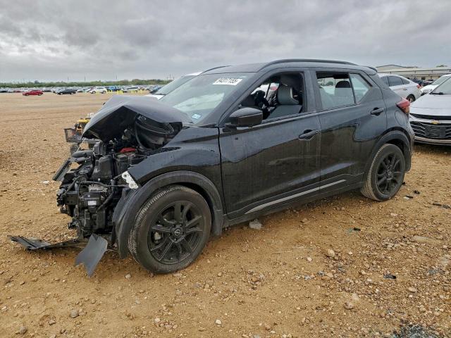  Salvage Nissan Kicks