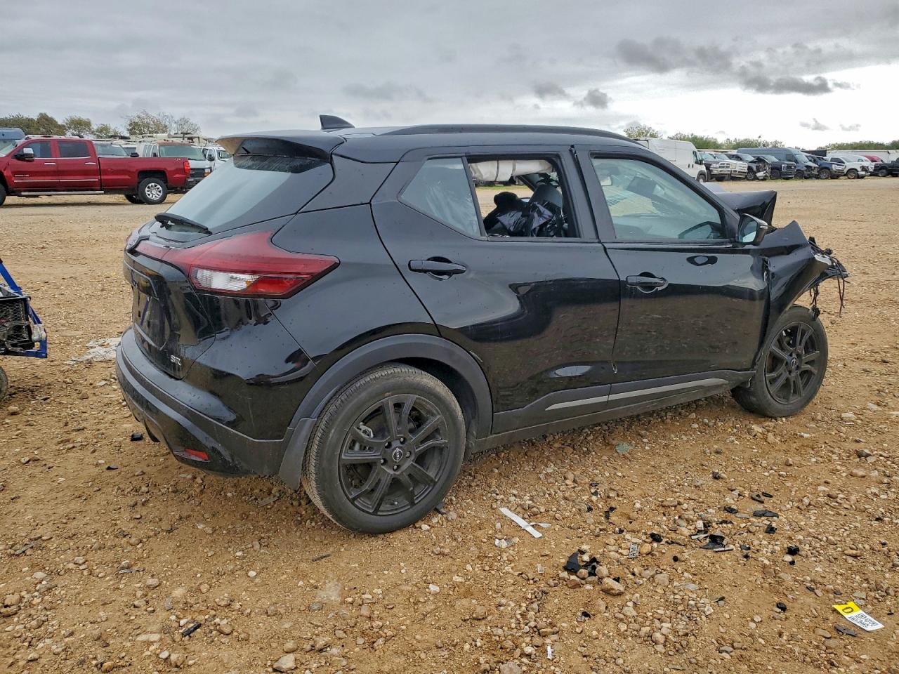 Nissan Kicks Sr Image 2