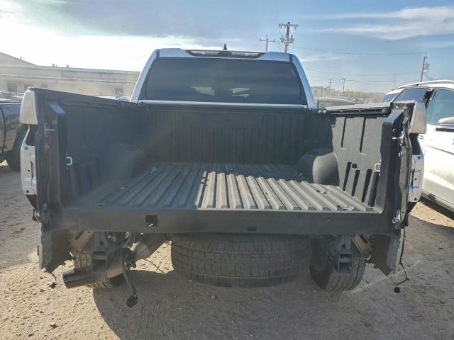 Toyota Tundra Crewmax Sr Image 4