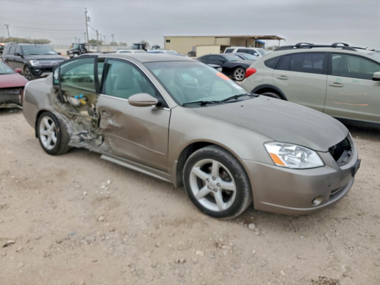 Nissan Altima Se Image 2