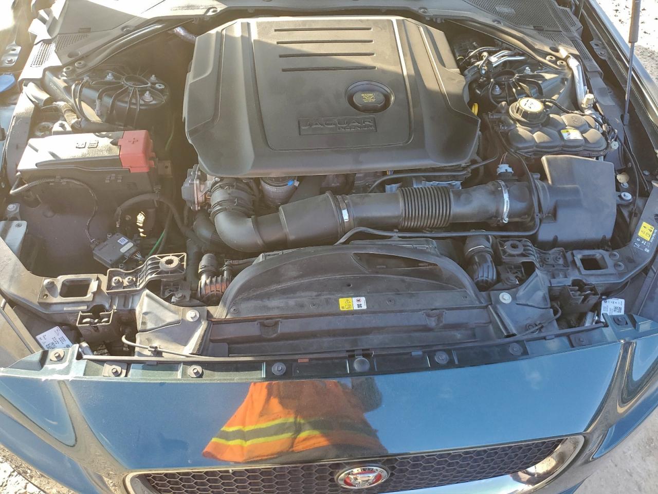 Jaguar XE Premium Image 10