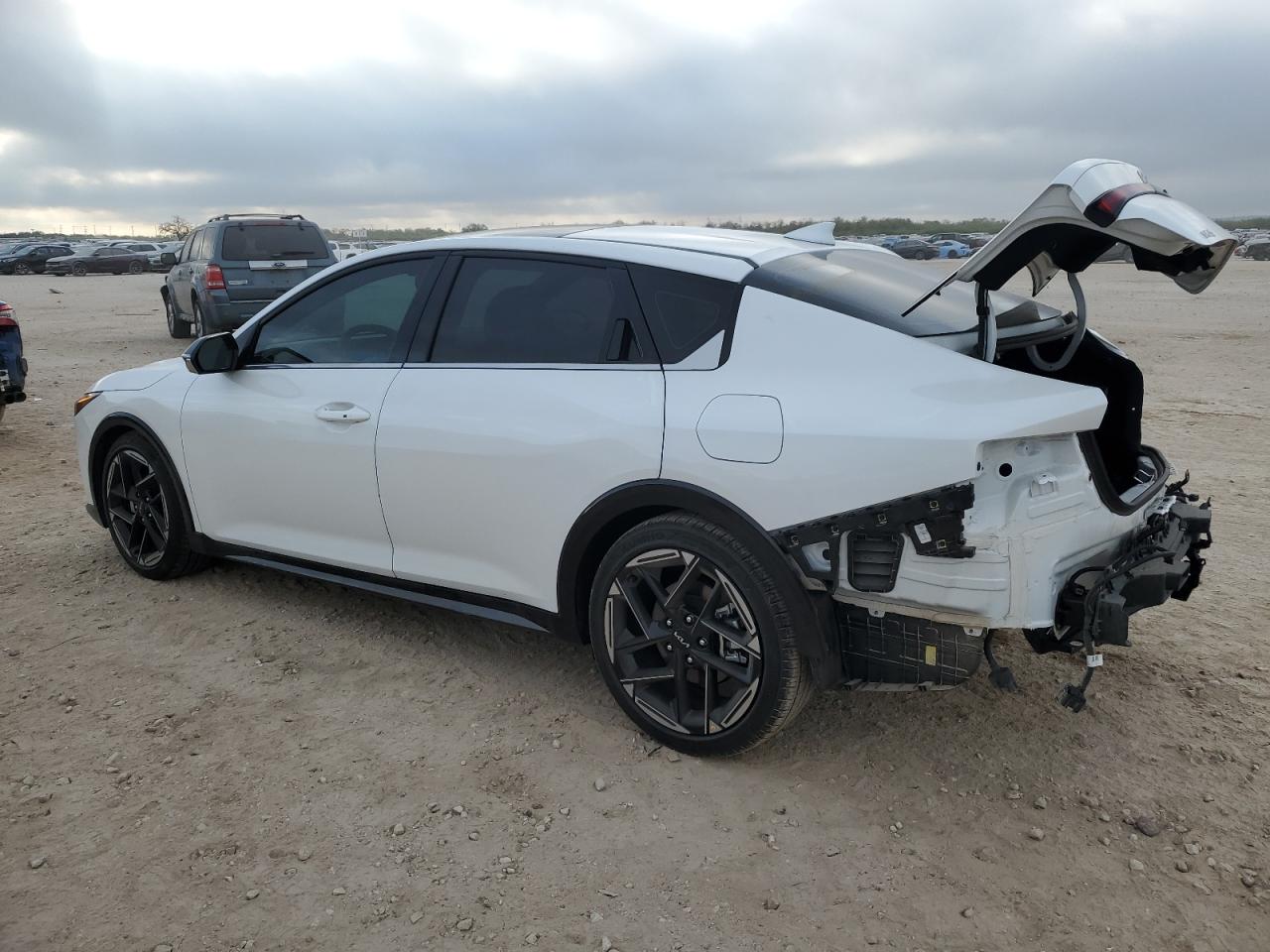 Kia K4 Gt Line Gt Line Image 4