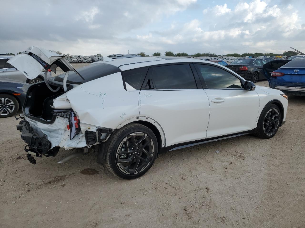 Kia K4 Gt Line Gt Line Image 3