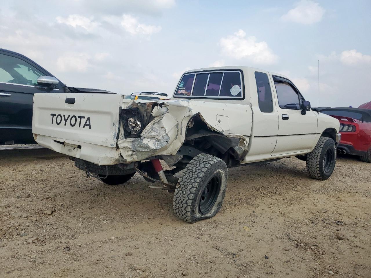 Toyota Pickup 1/2 Ton Extra Long Wheelbase Dlx Image 2