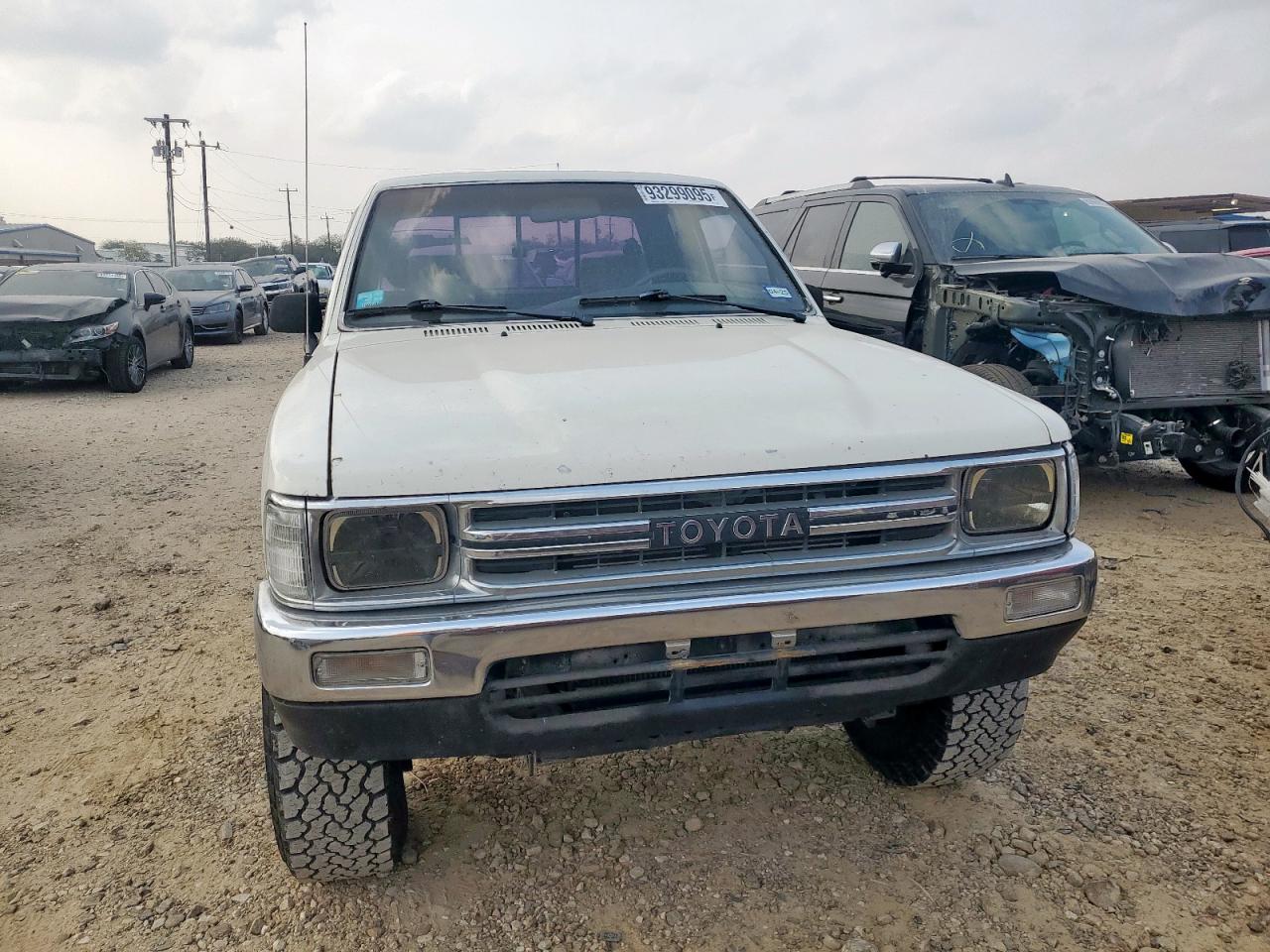 Toyota Pickup 1/2 Ton Extra Long Wheelbase Dlx Image 11