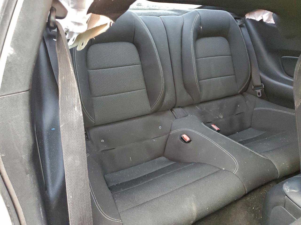 Ford Mustang Image 7